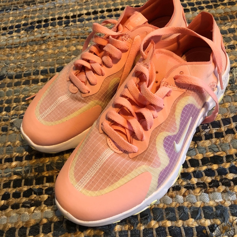 Nike Women's Renew Lucent Sneakers in Unbleached Coral
Size US 9
Brand new